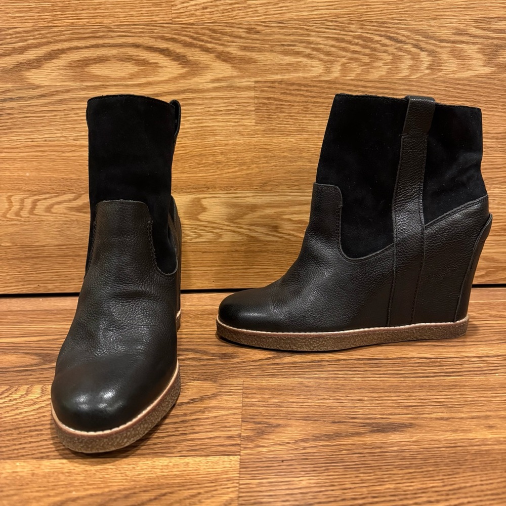 Dolce Vita black leather wedge Paxton Booties. Size : 11